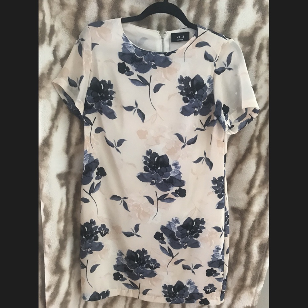 Vici shift dress